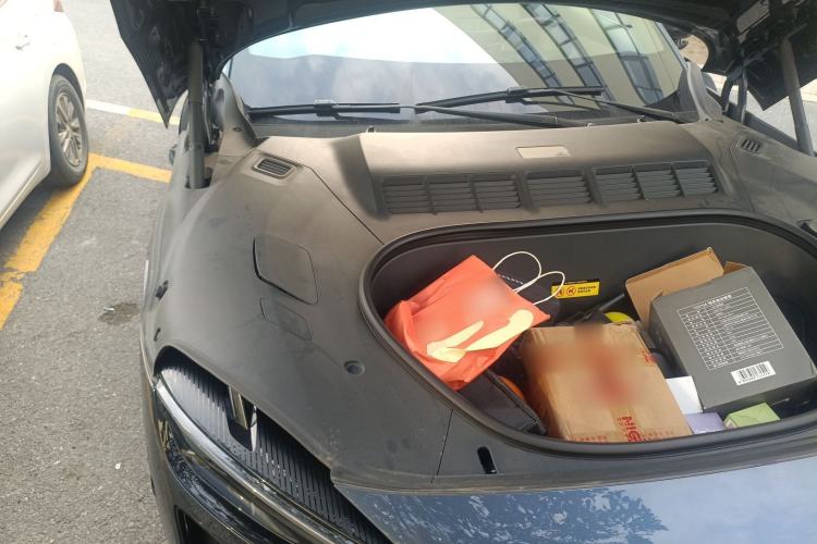 Used Xiaomi Auto YU7 2025 Ultra-Long Range High-Performance All-Wheel-Drive Max Edition Engine Bay Right