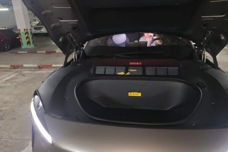 Used Xiaomi Auto YU7 2025 Ultra-Long Range High-Performance All-Wheel-Drive Max Edition Engine Bay Right