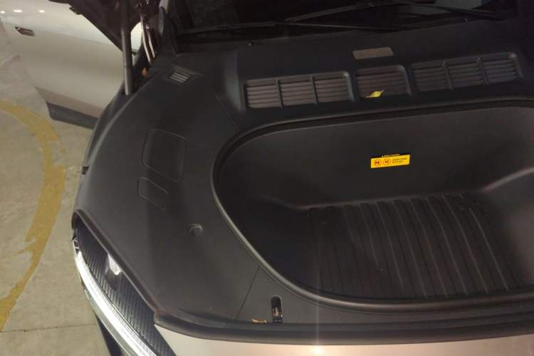 Used Xiaomi Auto YU7 2025 Ultra-Long Range High-Performance All-Wheel-Drive Max Edition Engine Bay Right
