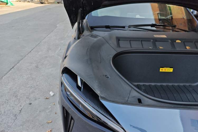 Used Xiaomi Auto YU7 2025 Ultra-Long Range High-Performance All-Wheel-Drive Max Edition Engine Bay Right