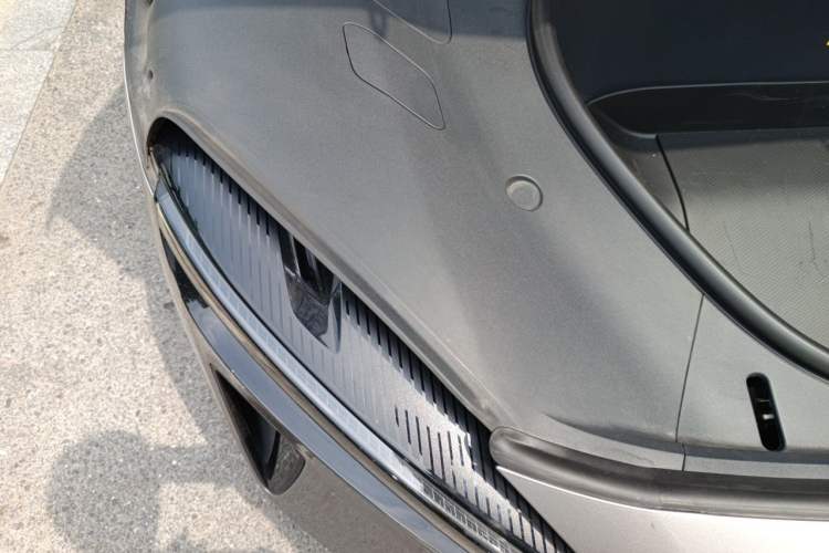 Used Xiaomi Auto YU7 2025 Ultra-Long Range High-Performance All-Wheel-Drive Max Edition Engine Bay Right
