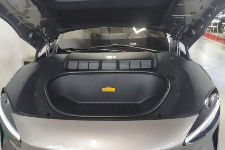 Used Xiaomi Auto YU7 2025 Ultra-Long Range High-Performance All-Wheel-Drive Max Edition Engine Bay