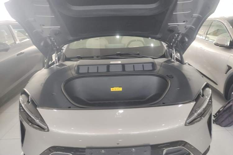 Used Xiaomi Auto YU7 2025 Ultra-Long Range High-Performance All-Wheel-Drive Max Edition Engine Bay