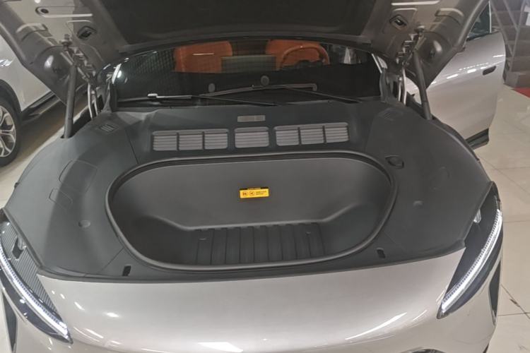 Used Xiaomi Auto YU7 2025 Ultra-Long Range High-Performance All-Wheel-Drive Max Edition Engine Bay