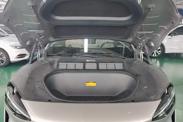 Used Xiaomi Auto YU7 2025 Ultra-Long Range High-Performance All-Wheel-Drive Max Edition Engine Bay