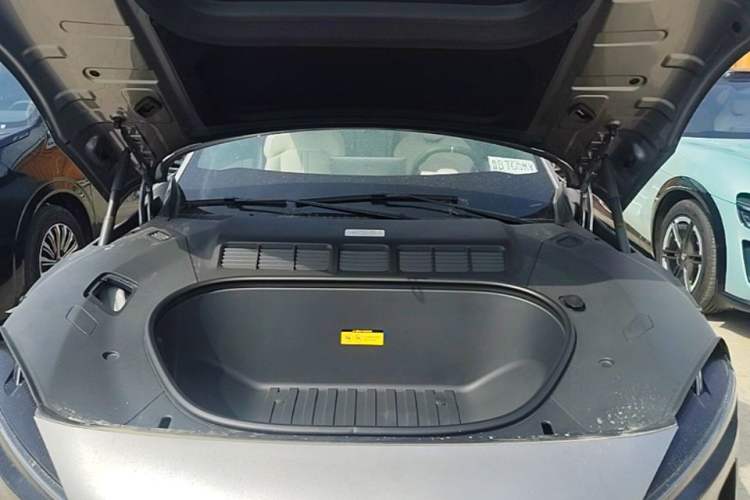 Used Xiaomi Auto YU7 2025 Ultra-Long Range Rear-Wheel Drive Version Engine Bay