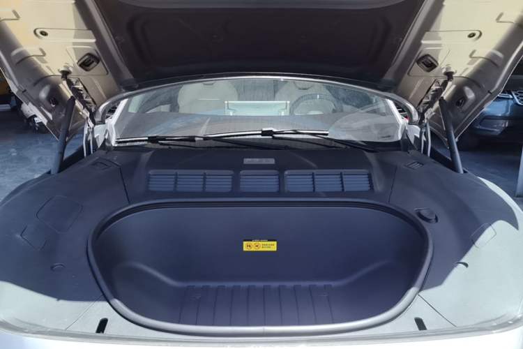 Used Xiaomi Auto YU7 2025 Ultra-Long Range High-Performance All-Wheel-Drive Max Edition Engine Bay