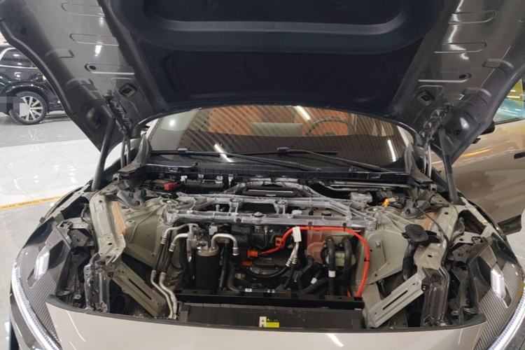 Used Xiaomi Auto YU7 2025 Ultra-Long Range High-Performance All-Wheel-Drive Max Edition Engine Bay