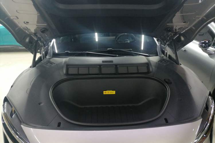Used Xiaomi Auto YU7 2025 Ultra-Long Range High-Performance All-Wheel-Drive Max Edition Engine Bay