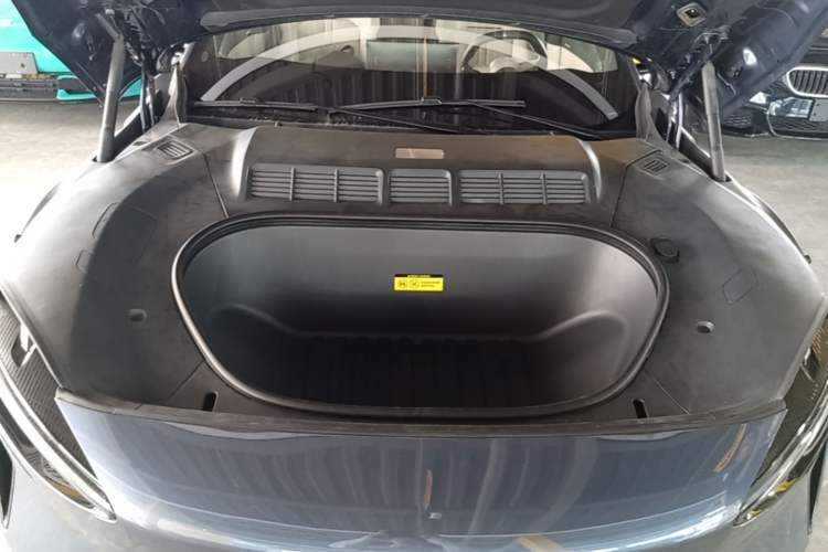 Used Xiaomi Auto YU7 2025 Ultra-Long Range High-Performance All-Wheel-Drive Max Edition Engine Bay