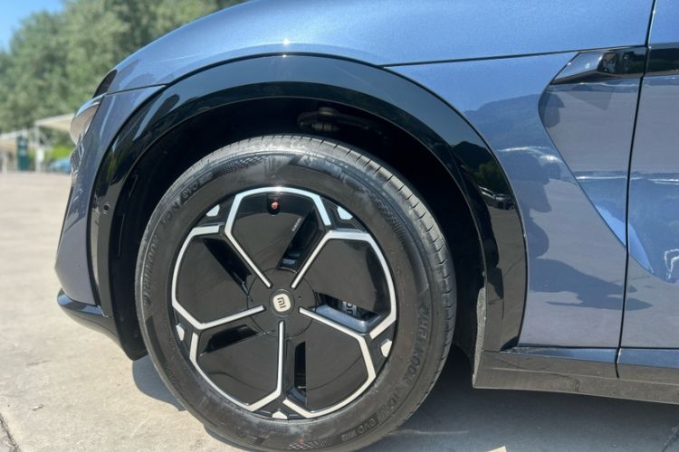 Used Xiaomi Auto YU7 2025 Ultra-Long Range Rear-Wheel Drive Version Exterior 1