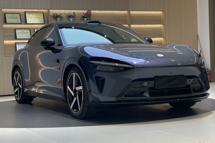 Used Xiaomi Auto YU7 2025 Ultra-Long Range High-Performance All-Wheel-Drive Max Edition Exterior 12