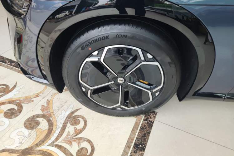 Used Xiaomi Auto YU7 2025 Ultra-Long Range High-Performance All-Wheel-Drive Max Edition Exterior 2