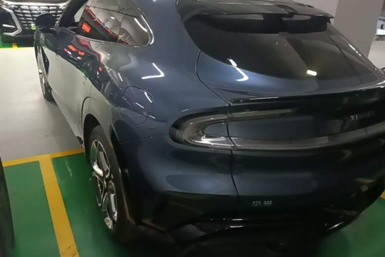 Used Xiaomi Auto YU7 2025 Ultra-Long Range High-Performance All-Wheel-Drive Max Edition Exterior 2