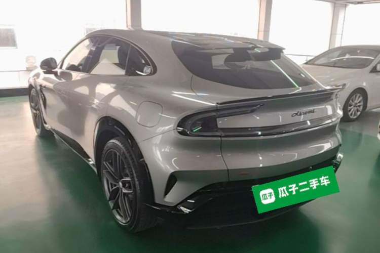 Used Xiaomi Auto YU7 2025 Ultra-Long Range High-Performance All-Wheel-Drive Max Edition Exterior 2