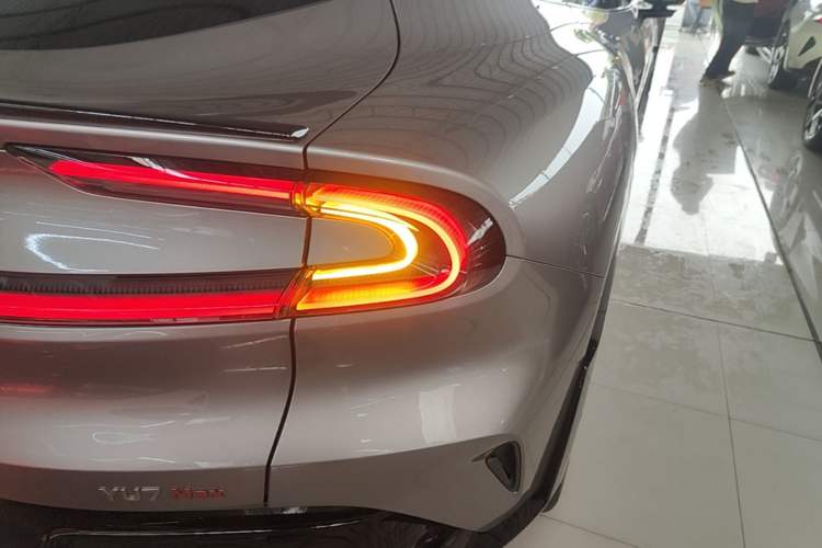 Used Xiaomi Auto YU7 2025 Ultra-Long Range High-Performance All-Wheel-Drive Max Edition Exterior 3