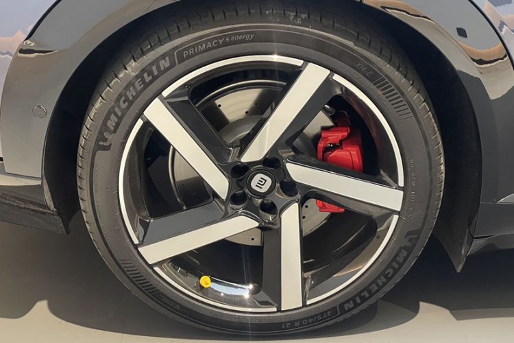 Used Xiaomi Auto YU7 2025 Ultra-Long Range High-Performance All-Wheel-Drive Max Edition Exterior 3