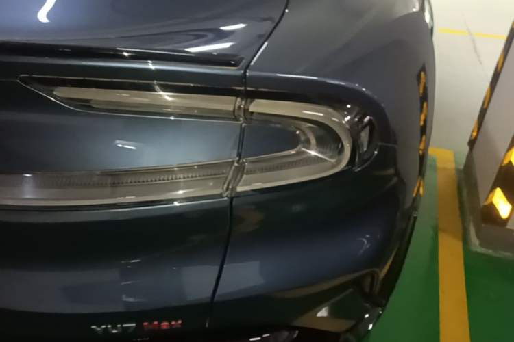 Used Xiaomi Auto YU7 2025 Ultra-Long Range High-Performance All-Wheel-Drive Max Edition Exterior 3