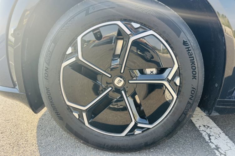 Used Xiaomi Auto YU7 2025 Ultra-Long Range Rear-Wheel Drive Version Exterior 3