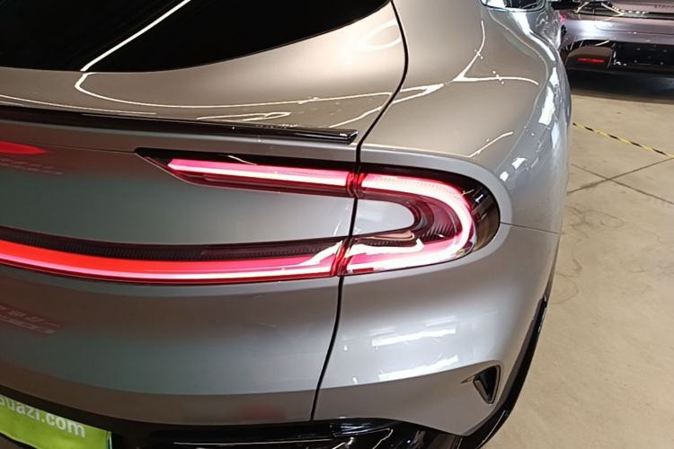 Used Xiaomi Auto YU7 2025 Ultra-Long Range High-Performance All-Wheel-Drive Max Edition Exterior 3