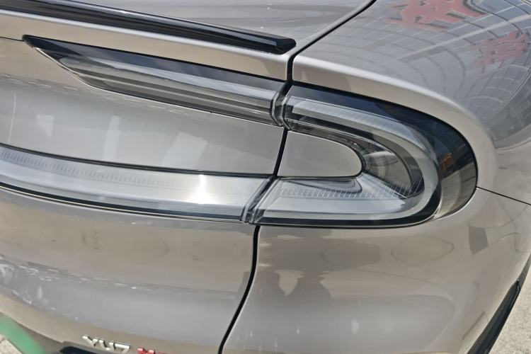 Used Xiaomi Auto YU7 2025 Ultra-Long Range High-Performance All-Wheel-Drive Max Edition Exterior 3