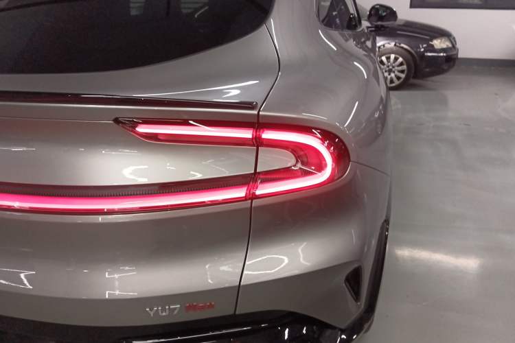 Used Xiaomi Auto YU7 2025 Ultra-Long Range High-Performance All-Wheel-Drive Max Edition Exterior 3