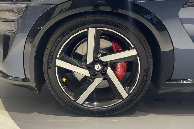 Used Xiaomi Auto YU7 2025 Ultra-Long Range High-Performance All-Wheel-Drive Max Edition Exterior 4