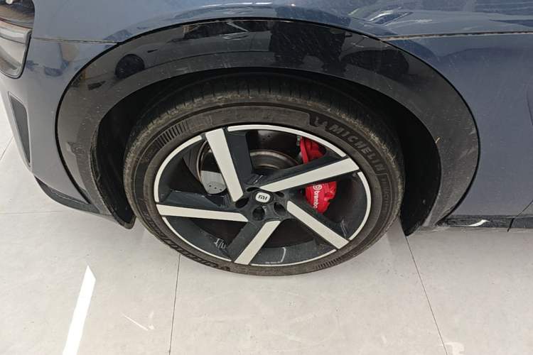Used Xiaomi Auto YU7 2025 Ultra-Long Range High-Performance All-Wheel-Drive Max Edition Exterior 4