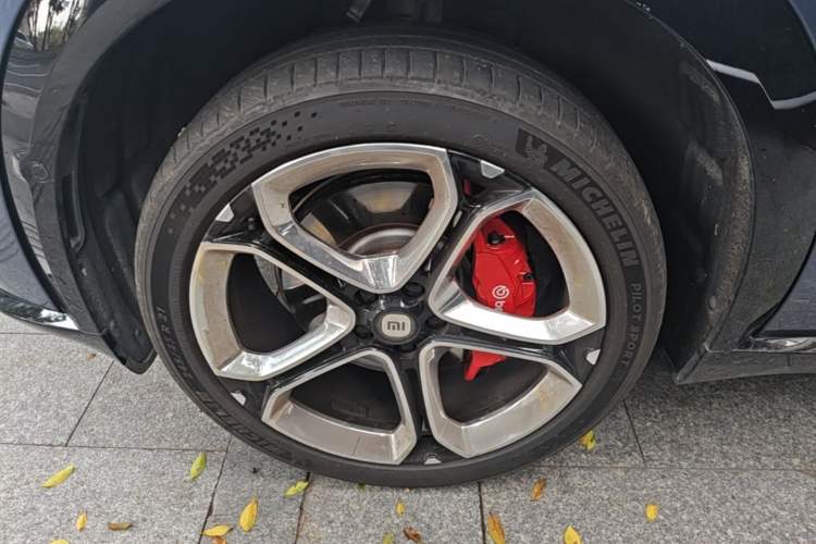Used Xiaomi Auto YU7 2025 Ultra-Long Range High-Performance All-Wheel-Drive Max Edition Exterior 4