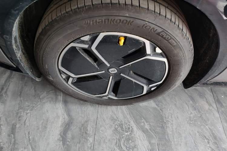 Used Xiaomi Auto YU7 2025 Ultra-Long Range Rear-Wheel Drive Version Exterior 4