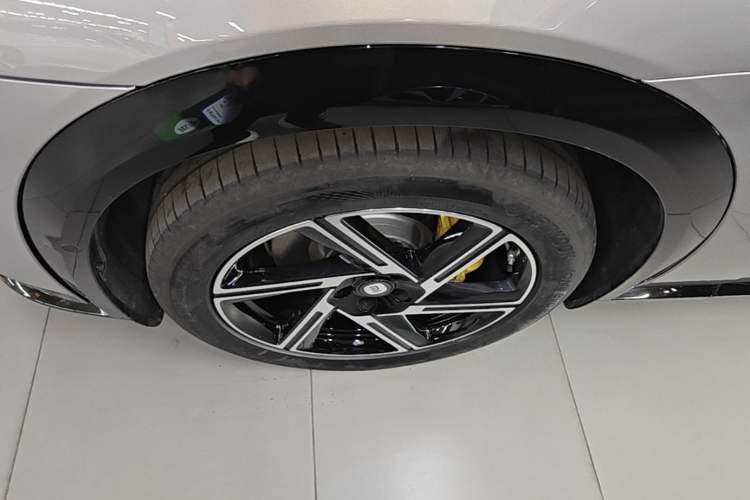 Used Xiaomi Auto YU7 2025 Ultra-Long Range Rear-Wheel Drive Version Exterior 4