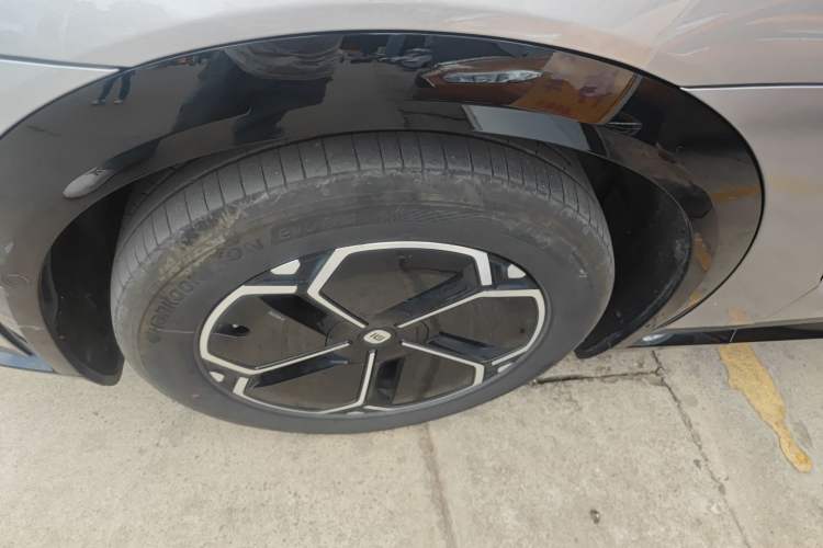 Used Xiaomi Auto YU7 2025 Ultra-Long Range Rear-Wheel Drive Version Exterior 4
