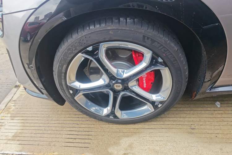 Used Xiaomi Auto YU7 2025 Ultra-Long Range High-Performance All-Wheel-Drive Max Edition Exterior 4