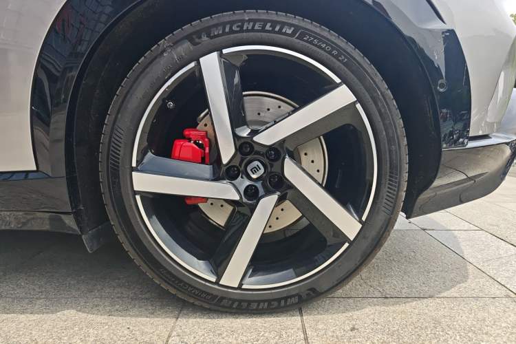 Used Xiaomi Auto YU7 2025 Ultra-Long Range High-Performance All-Wheel-Drive Max Edition Exterior 4
