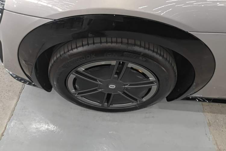 Used Xiaomi Auto YU7 2025 Ultra-Long Range All-Wheel Drive Pro Version Exterior 4