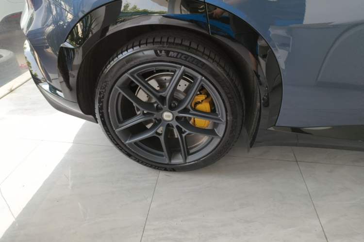 Used Xiaomi Auto YU7 2025 Ultra-Long Range High-Performance All-Wheel-Drive Max Edition Exterior 5