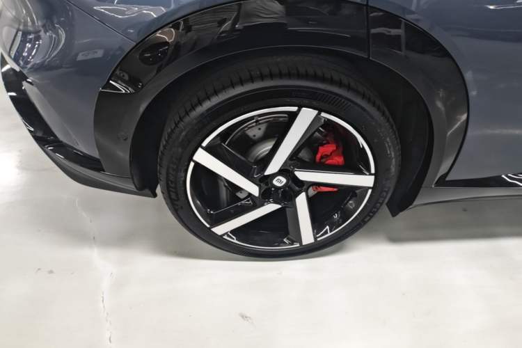 Used Xiaomi Auto YU7 2025 Ultra-Long Range High-Performance All-Wheel-Drive Max Edition Exterior 5