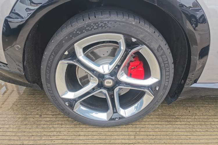 Used Xiaomi Auto YU7 2025 Ultra-Long Range High-Performance All-Wheel-Drive Max Edition Exterior 5