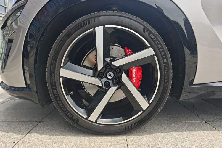 Used Xiaomi Auto YU7 2025 Ultra-Long Range High-Performance All-Wheel-Drive Max Edition Exterior 5