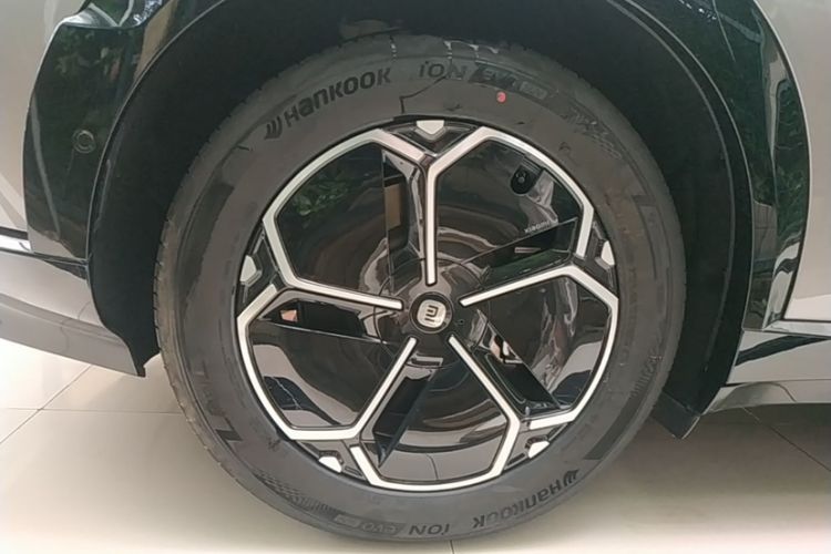 Used Xiaomi Auto YU7 2025 Ultra-Long Range Rear-Wheel Drive Version Exterior 5