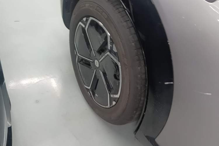 Used Xiaomi Auto YU7 2025 Ultra-Long Range Rear-Wheel Drive Version Exterior 5
