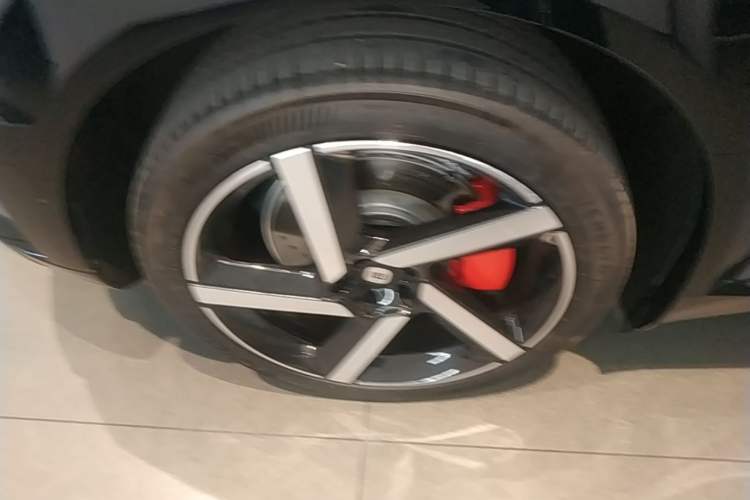 Used Xiaomi Auto YU7 2025 Ultra-Long Range High-Performance All-Wheel-Drive Max Edition Exterior 5