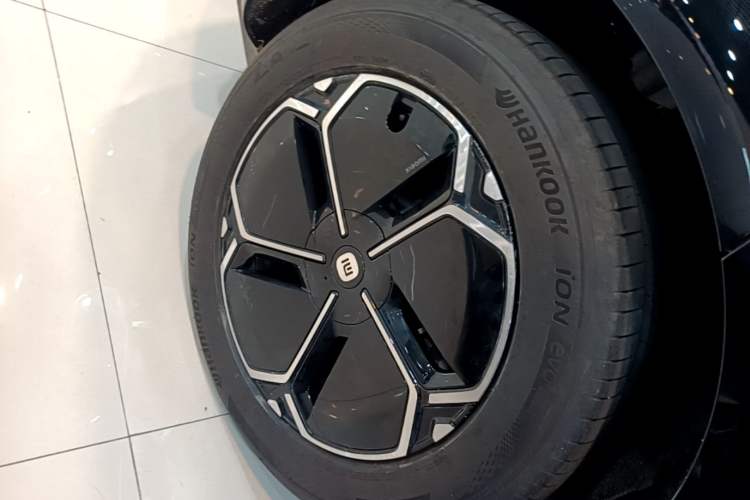 Used Xiaomi Auto YU7 2025 Ultra-Long Range Rear-Wheel Drive Version Exterior 5