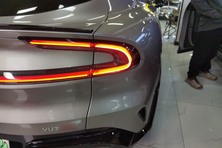 Used Xiaomi Auto YU7 2025 Ultra-Long Range High-Performance All-Wheel-Drive Max Edition Exterior 6