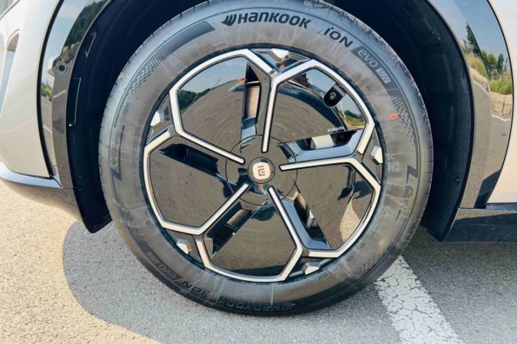 Used Xiaomi Auto YU7 2025 Ultra-Long Range Rear-Wheel Drive Version Exterior 7