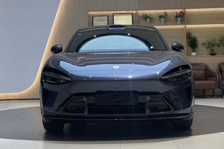 Used Xiaomi Auto YU7 2025 Ultra-Long Range High-Performance All-Wheel-Drive Max Edition Exterior 8