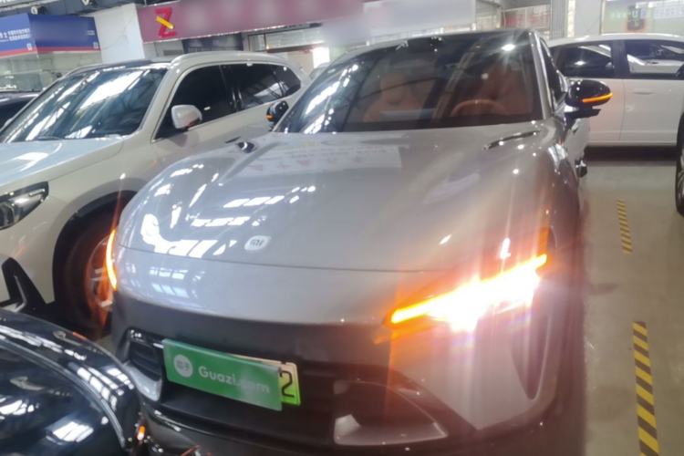 Used Xiaomi Auto YU7 2025 Ultra-Long Range Rear-Wheel Drive Version Front