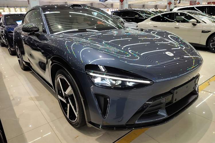 Used Xiaomi Auto YU7 2025 Ultra-Long Range High-Performance All-Wheel-Drive Max Edition Front Right 45 Deg