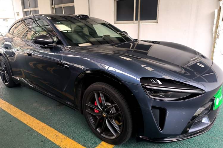 Used Xiaomi Auto YU7 2025 Ultra-Long Range High-Performance All-Wheel-Drive Max Edition Front Right 45 Deg