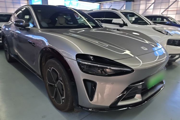 Used Xiaomi Auto YU7 2025 Ultra-Long Range High-Performance All-Wheel-Drive Max Edition Front Right 45 Deg